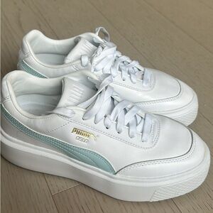 Puma Oslo White and Mint Sneakers
